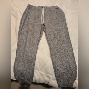Vuori performance joggers